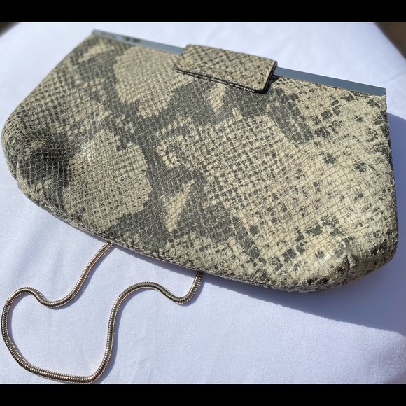 NW Banana Republic Leather Snake print Clutch 9x5 - Picture 2 of 9